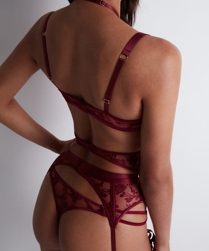 Aubade Magnetic Spell Suspender in Crimson Rood